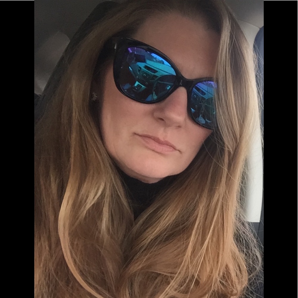 Meet your Posher, Angela